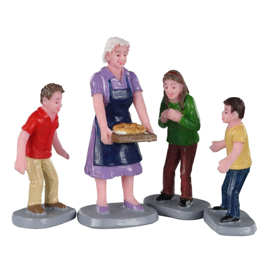 Lemax Figurine <br>  Family Tradition, Set of 4