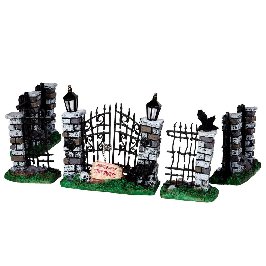 Spooky Town Accessories <br>Spooky Iron Gate & Fence, Set of 5