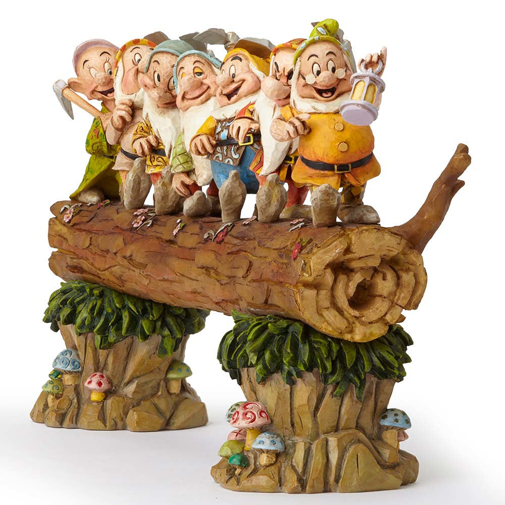 DISNEY TRADITIONS <br> Seven Dwarfs on Log <b> "Homeward Bound"