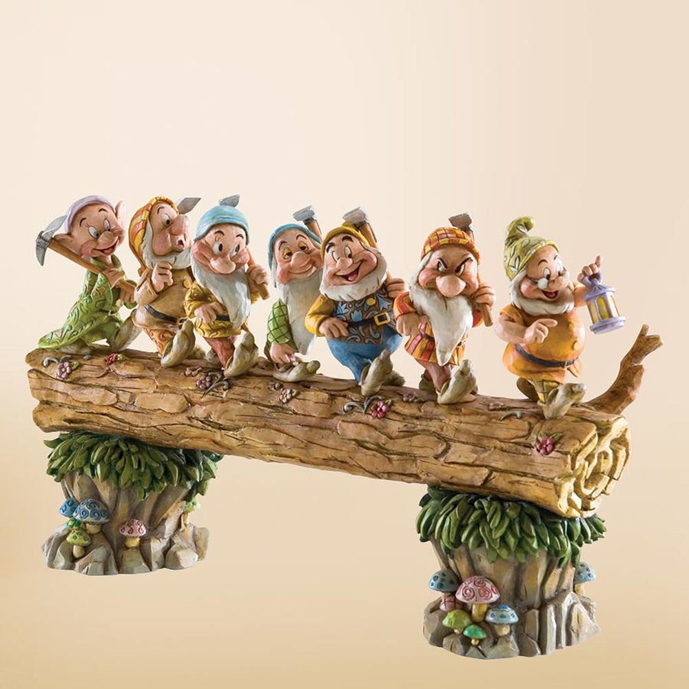 DISNEY TRADITIONS <br> Seven Dwarfs on Log <b> "Homeward Bound"